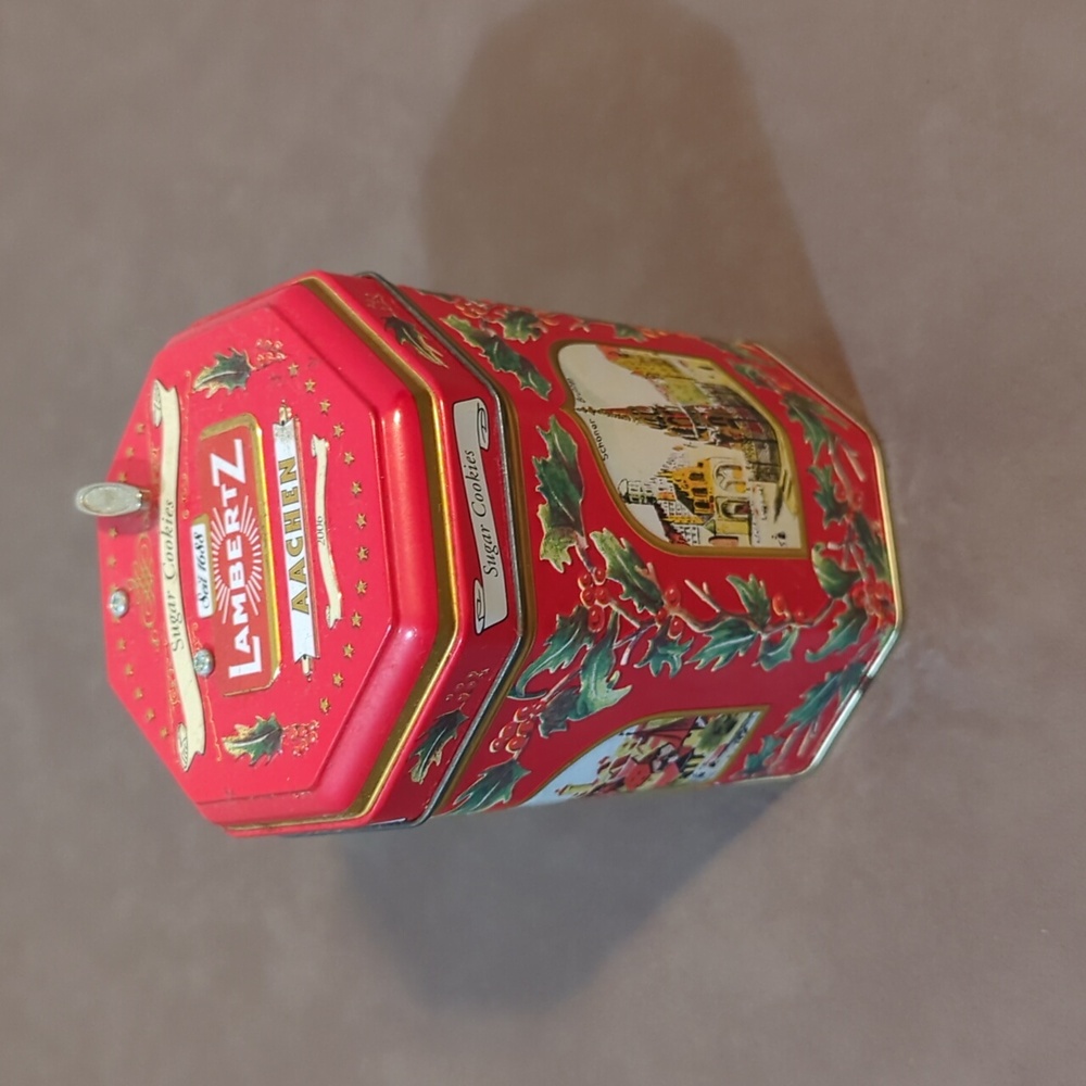 2006 Lambertz Aachen sugar cookie musical octagon tin deck the halls Germany